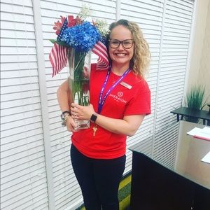 Meet your Posher, Leslie